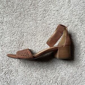 Naturalizer Brown Tan Suede Block Heel Sandals